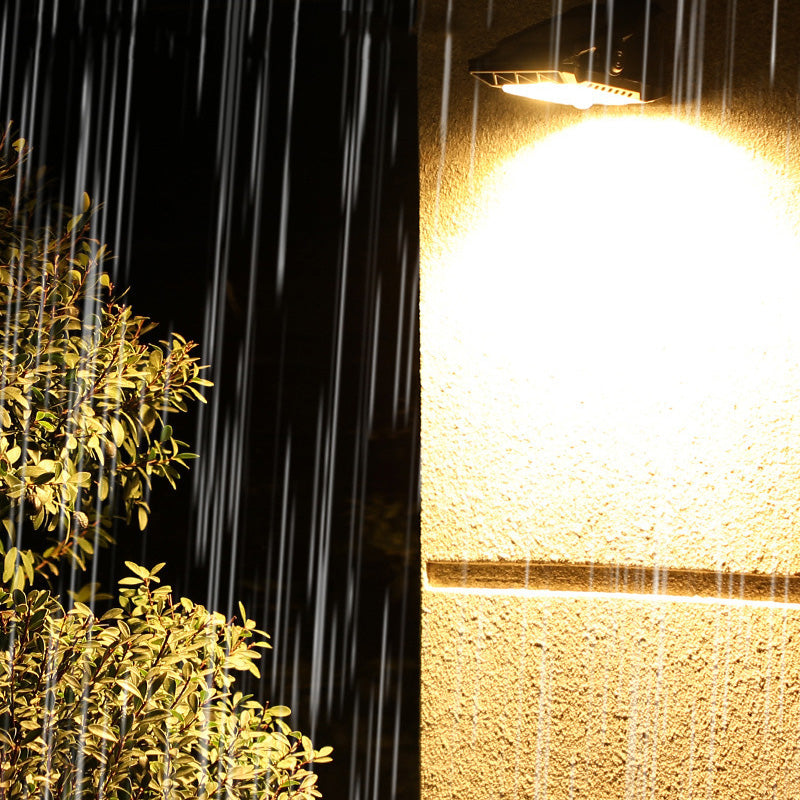 🌿 Lampada solare con clip e sensore di movimento: prendine 2 ora e ricevine 1 gratis! Perfetta per la casa, il balcone e la terrazza! 🏡✨