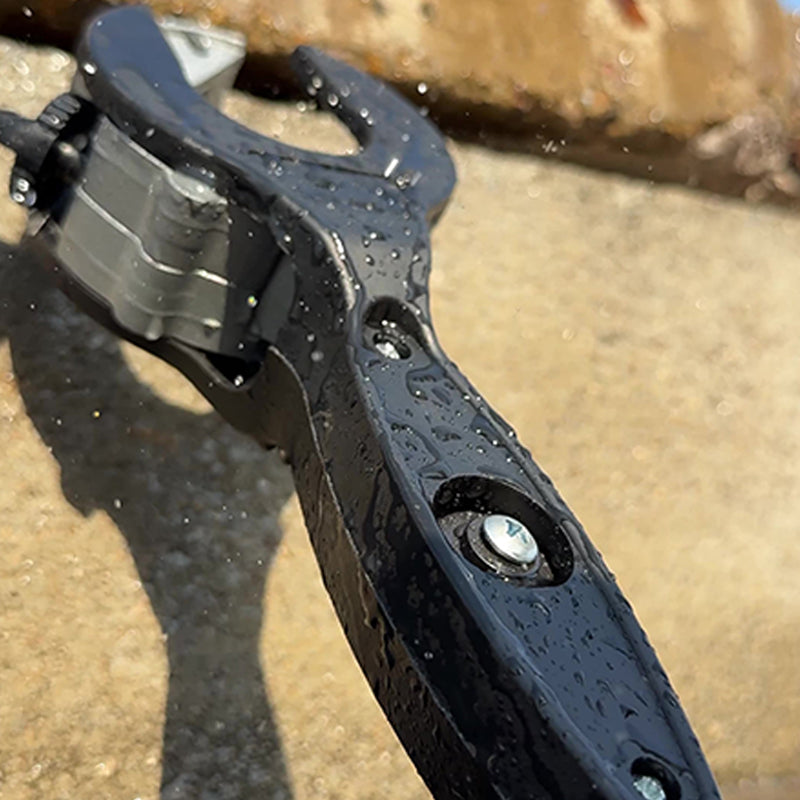 Tagliatubi a cricchetto a una mano